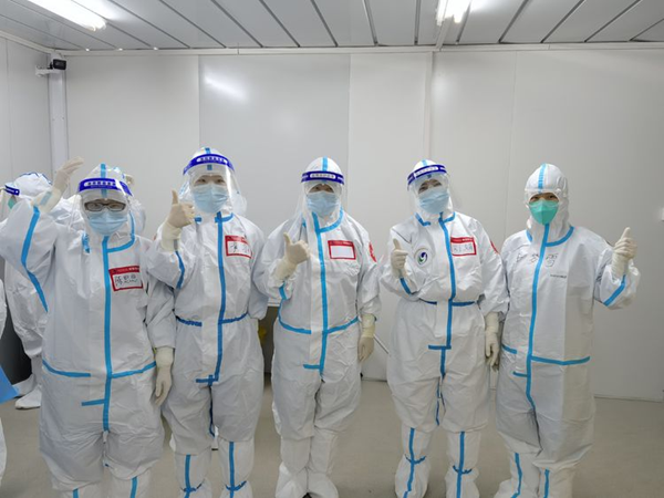 年輕護士把老年護理特色帶進方艙——“鄂”來守“滬”系列報道